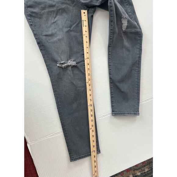 Universal Thread Women’s Distressed Mid Rise Skinny Gray Wash Jeans Size 16 - Picture 4 of 13